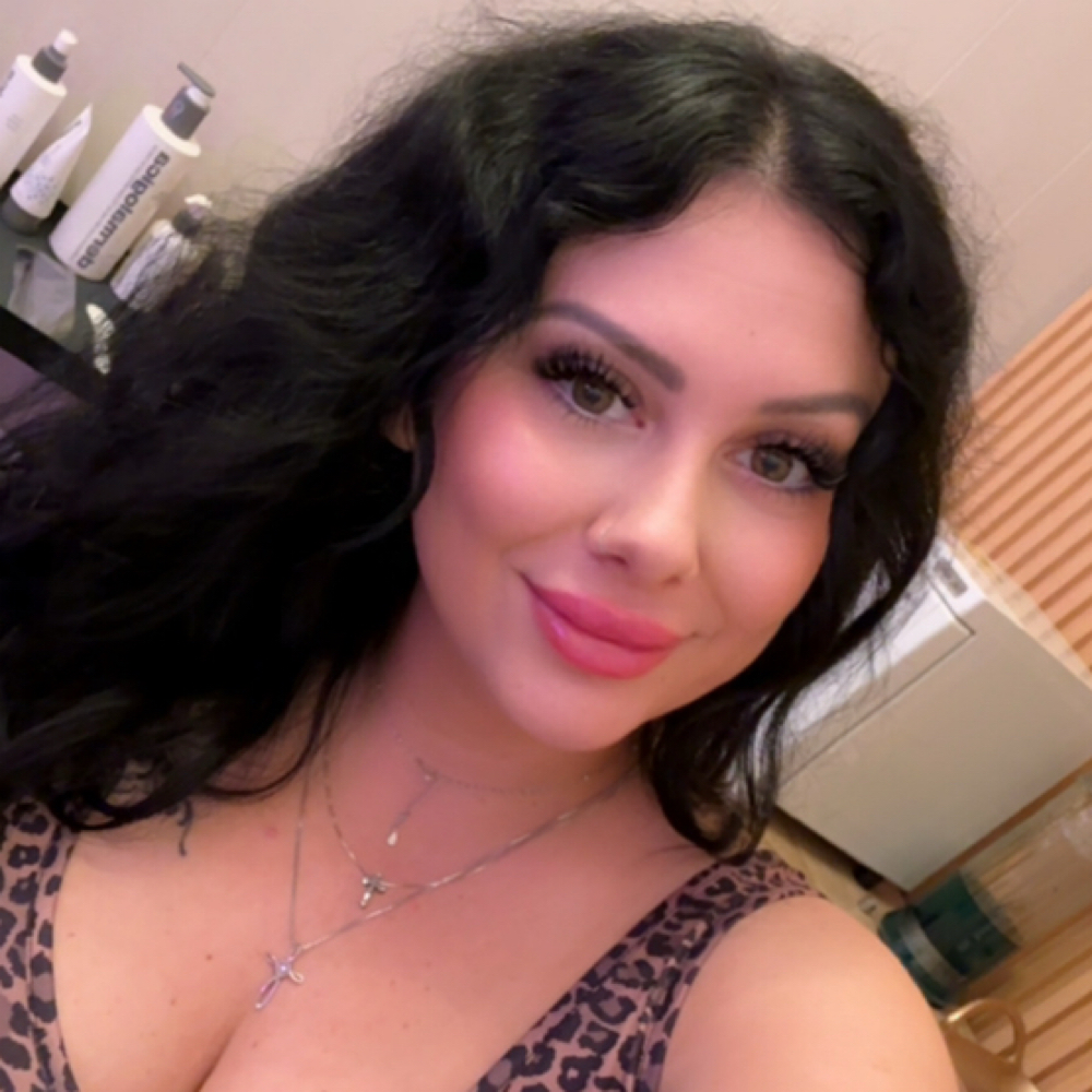 Laniqa L