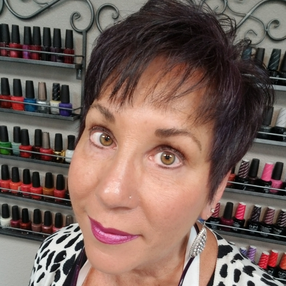 Dianne Porciello at Nail Elegance LLC in Redmond, OR