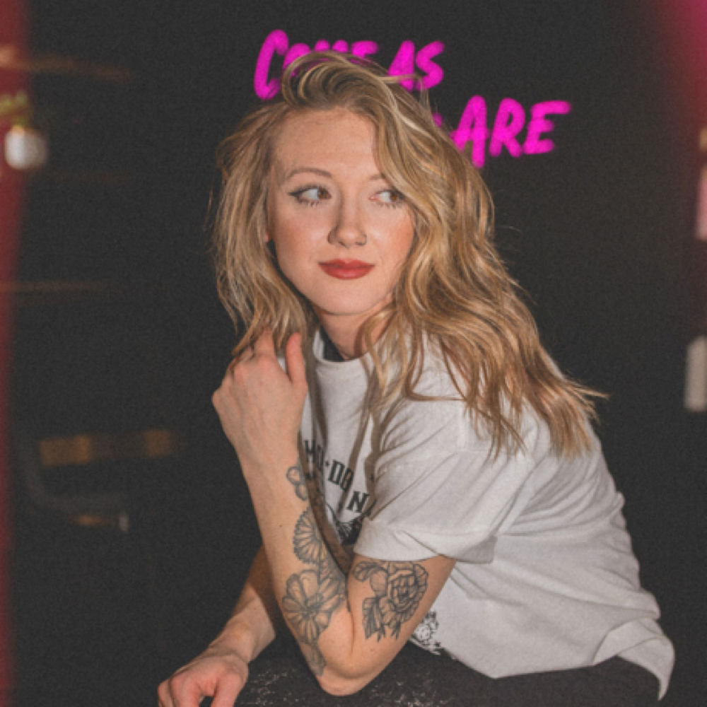 Hannah Peterson at JIVE hair studio in Alexandria, MN