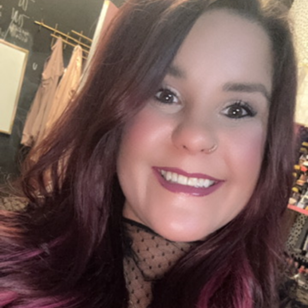 Nikki Hollingsworth at Emmas Beauty Bar LLC in Laurel, MS