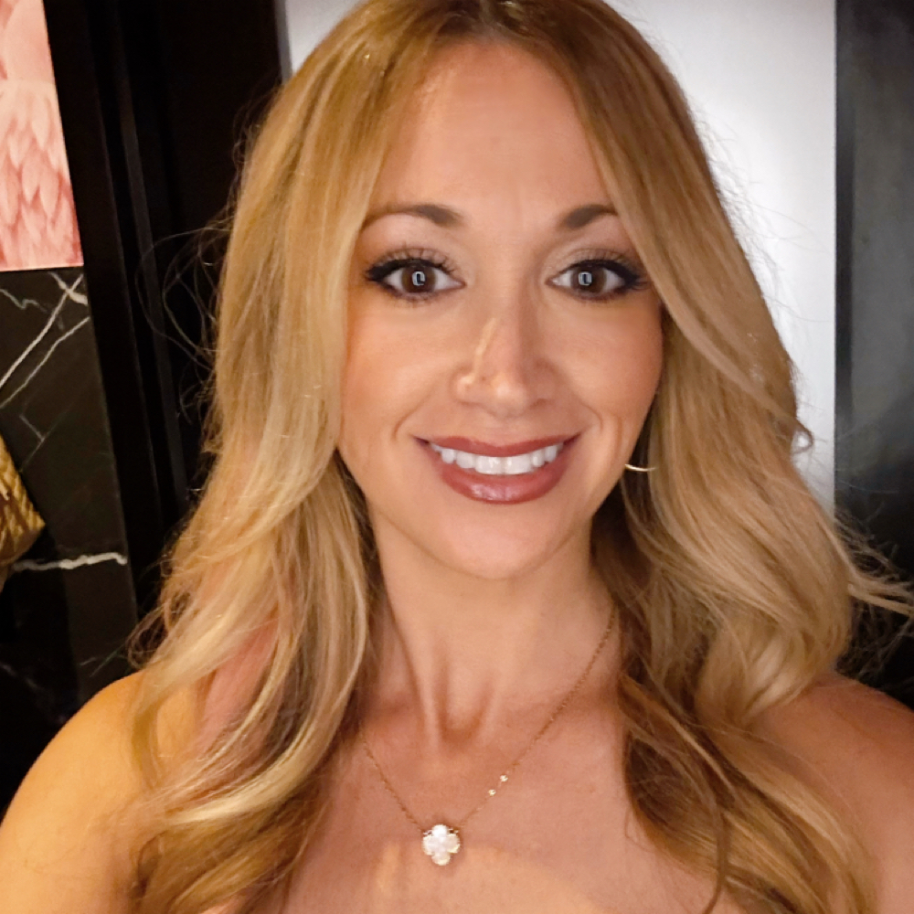 Loni Williams at Fine Hair Colour & Design in Jupiter, FL
