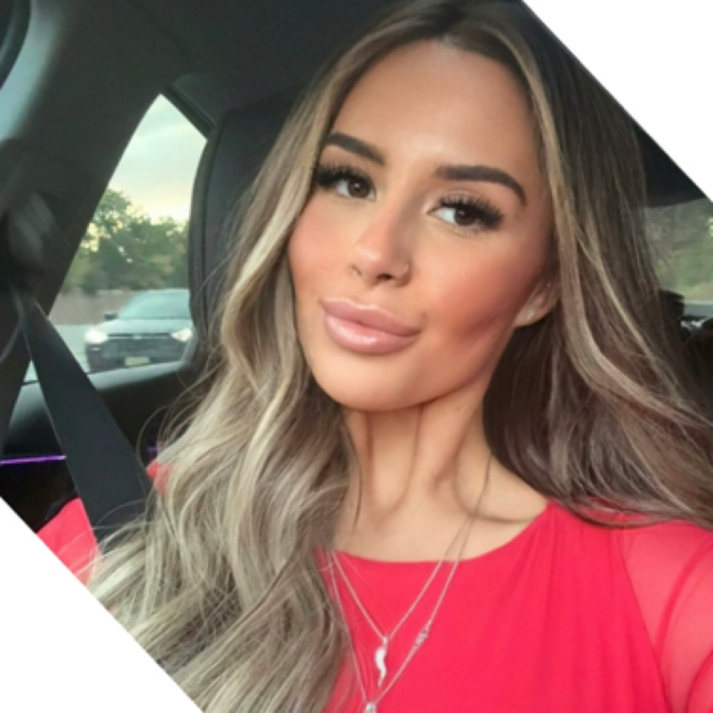 Alyssa Leuzzi at 725 Hair Studio in Suite 12D, NJ