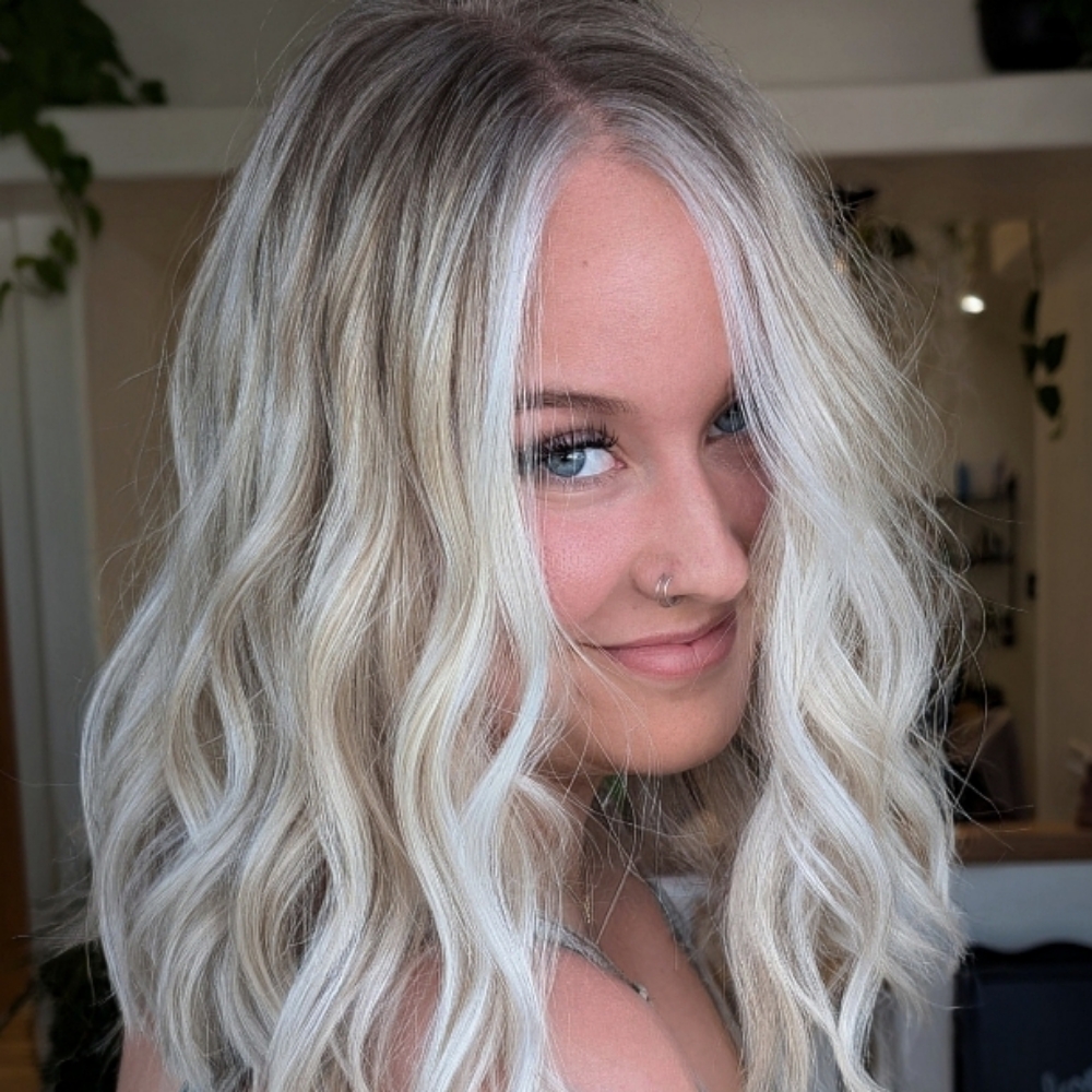 Shelby Brown at The Eagles Nest Salon & Spa in Eagle Point, OR
