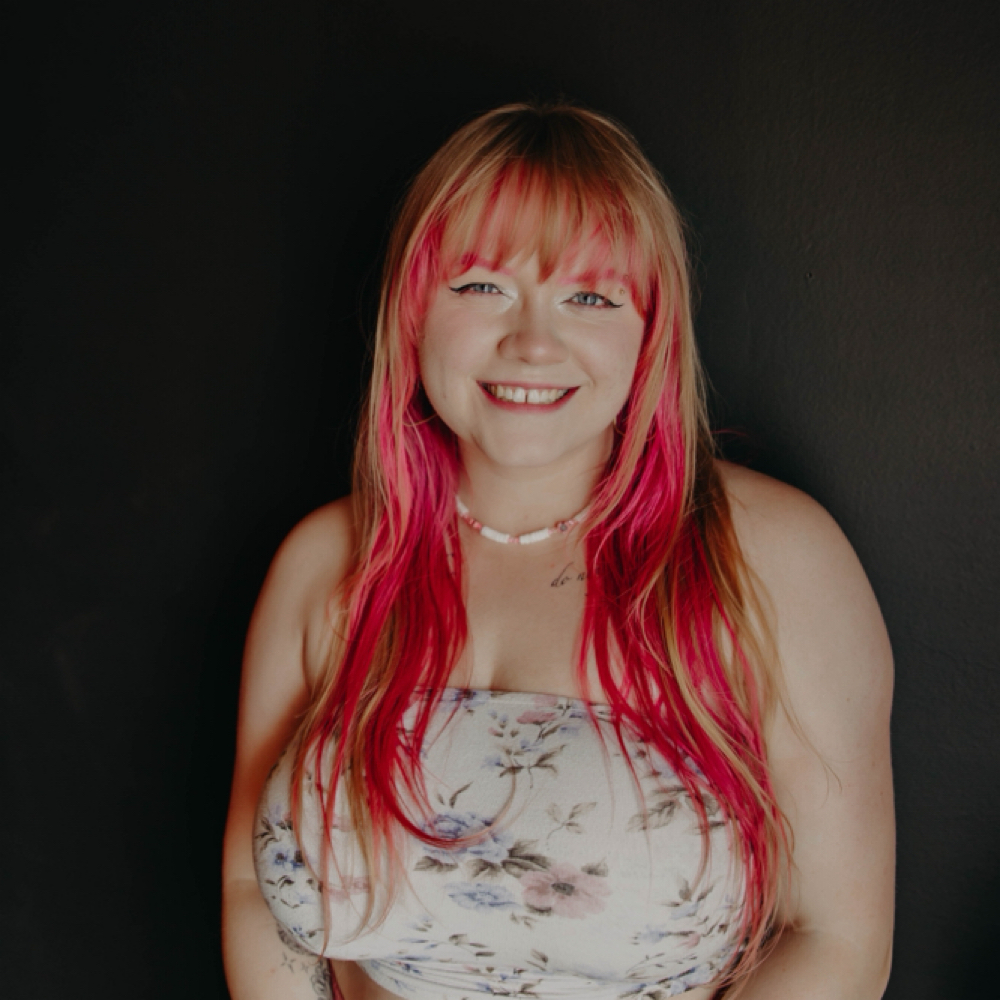 Jackie Rose at 𝕸𝖔𝖔𝖓𝖑𝖎𝖌𝖍𝖙 𝕸𝖊𝖆𝖉𝖔𝖜𝖘 𝕾𝖕𝖆 in Virginia Beach, VA
