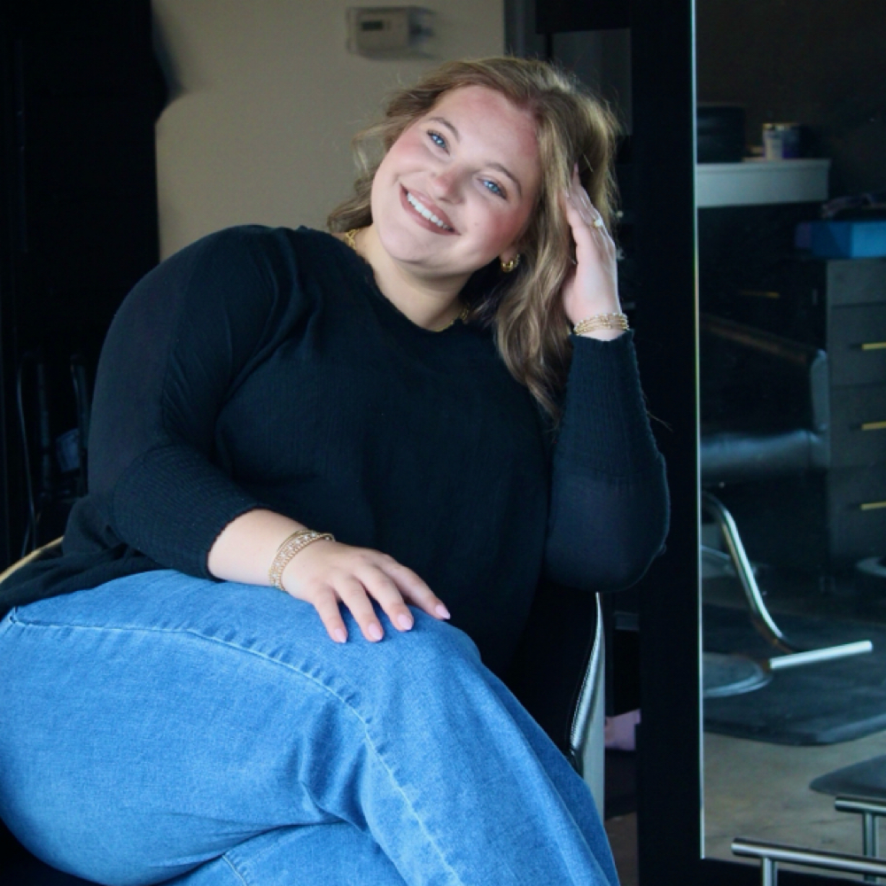 Shelby Johnson at Posh Salon, Spa, and Barbers in Leeds, AL