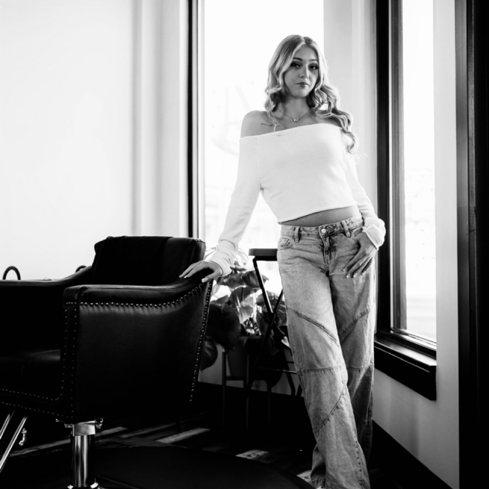 Layla Hargett at Sunshine McKay Hair Co in Jeffersonville, IN