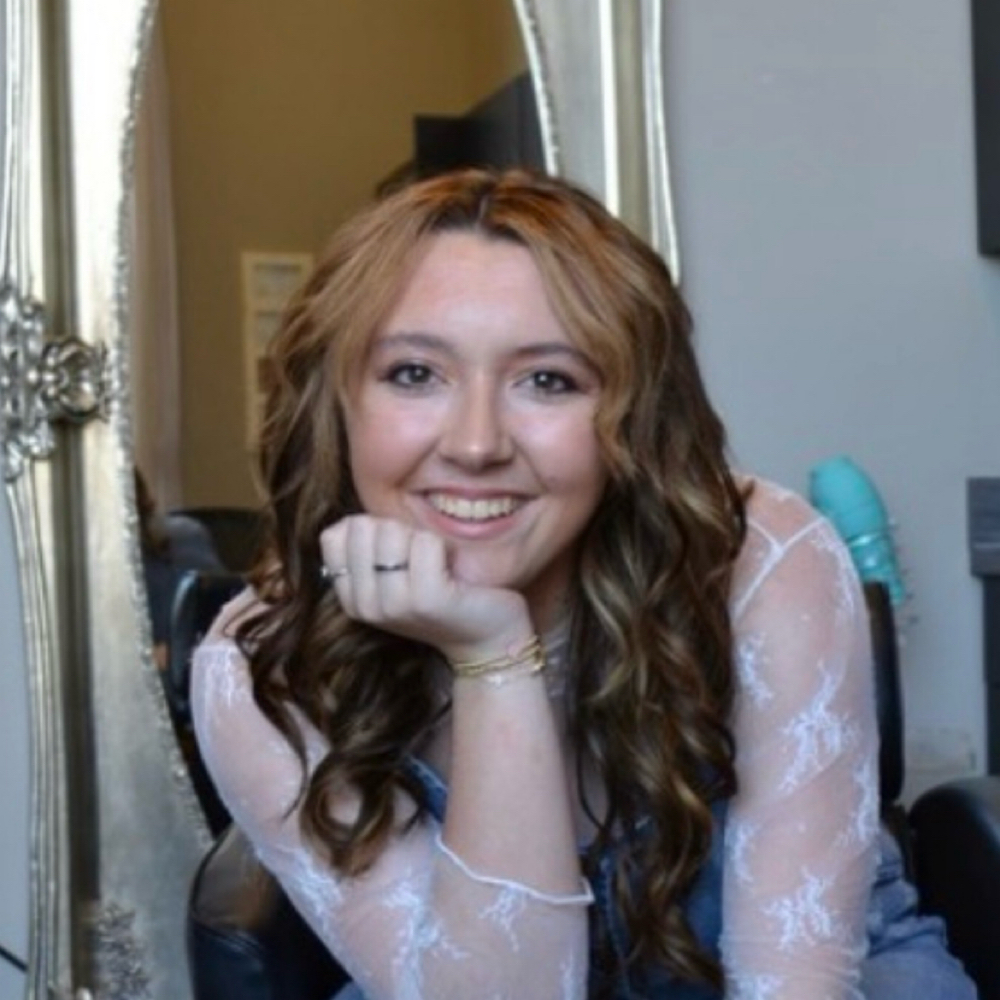 Ashley Spalding at Honey Bee Salon & Spa in Portland, TN