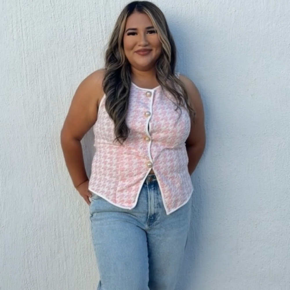 Valeria Hernandez at Beauteous Salon in Liberal, KS