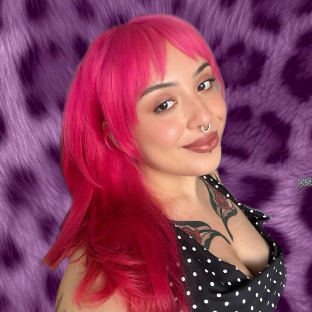 Sindy Lainez at Velvet Moon Hair & Nails Studio in Ventura, CA