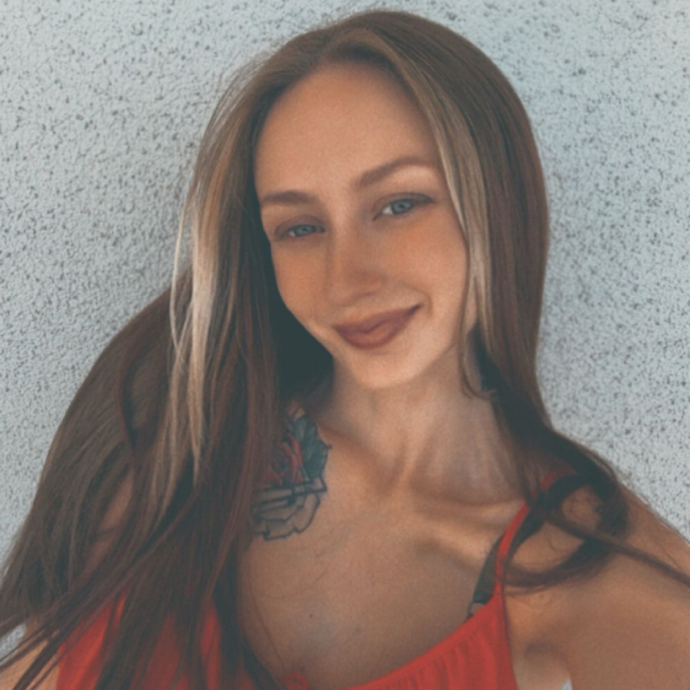 Nicole Ransom at Gisele's Salon in Carson City, NV