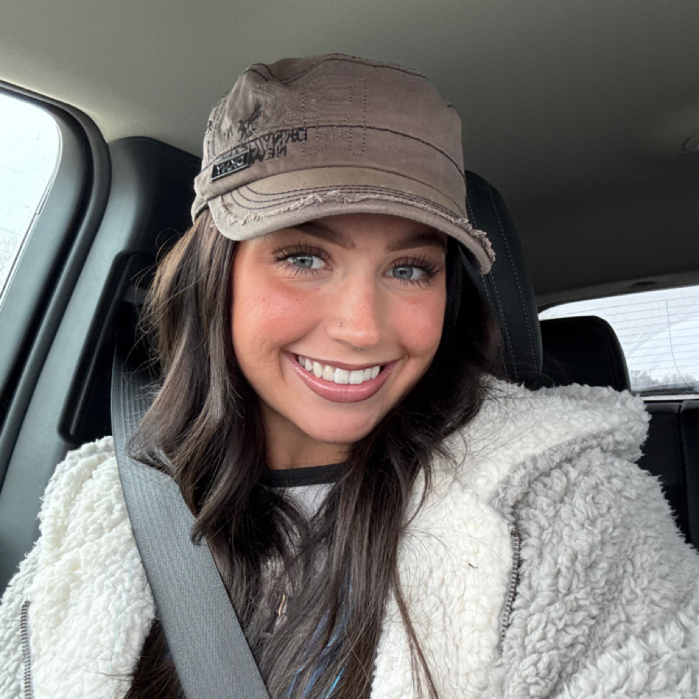 Carly Bavilacqua at Champagne Joy in Morris, IL