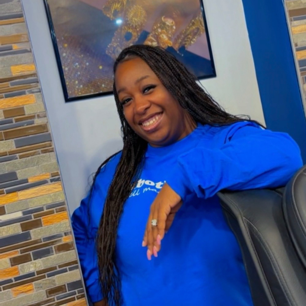 Cierra F at Apex Nail Studio in Akron, OH