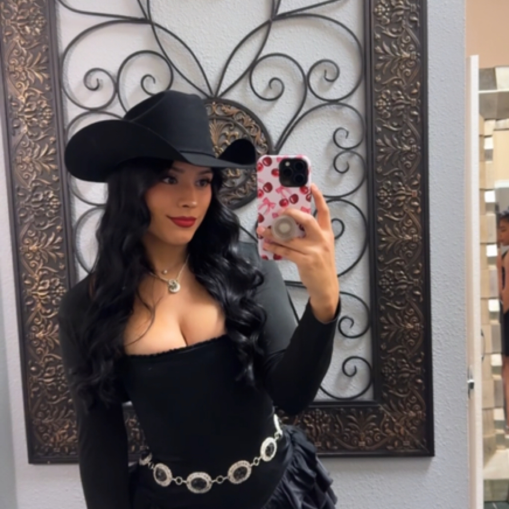 Amora Gomez