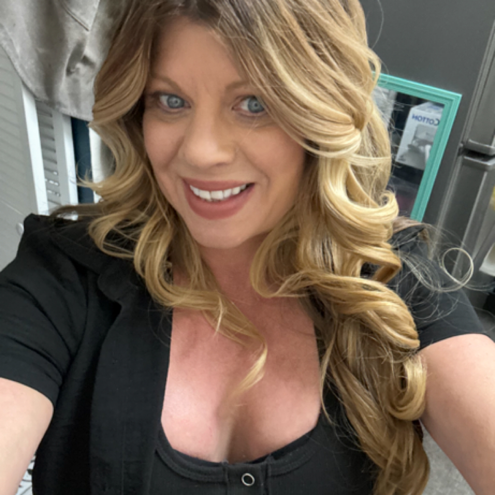 Catrina Vanleemput at Salon @ Eleven 50 in Redding, CA