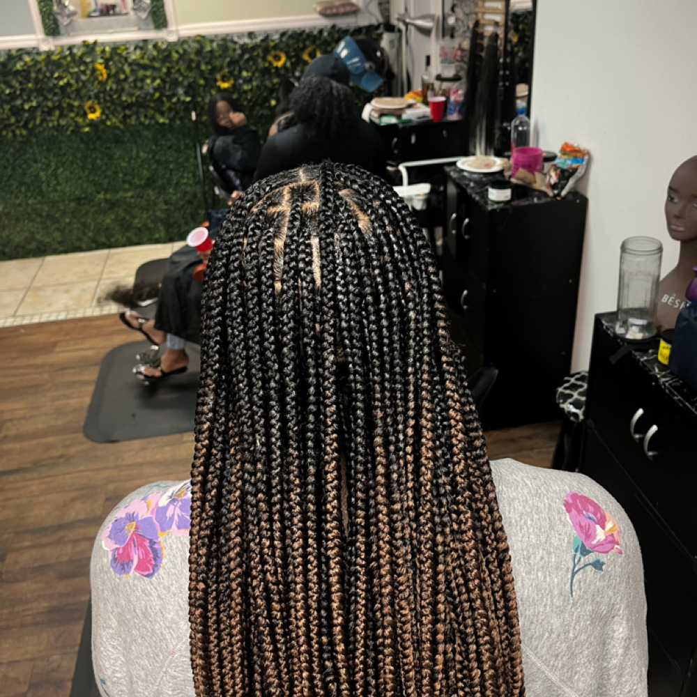 Shanice Glamorous Glamorous at William Paul Hair Studio & Spa in Melbourne, FL