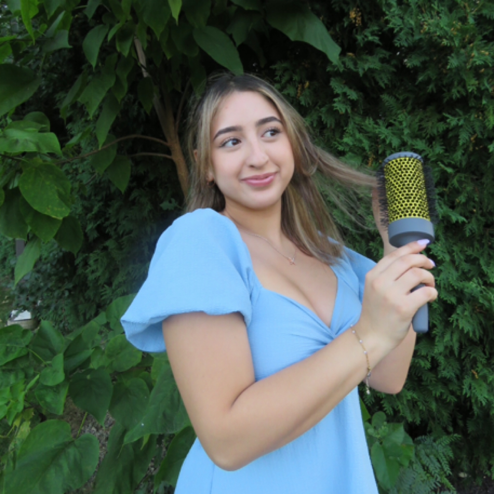 Julianna Esquivel at Lemon K Salon in Oak Lawn, IL