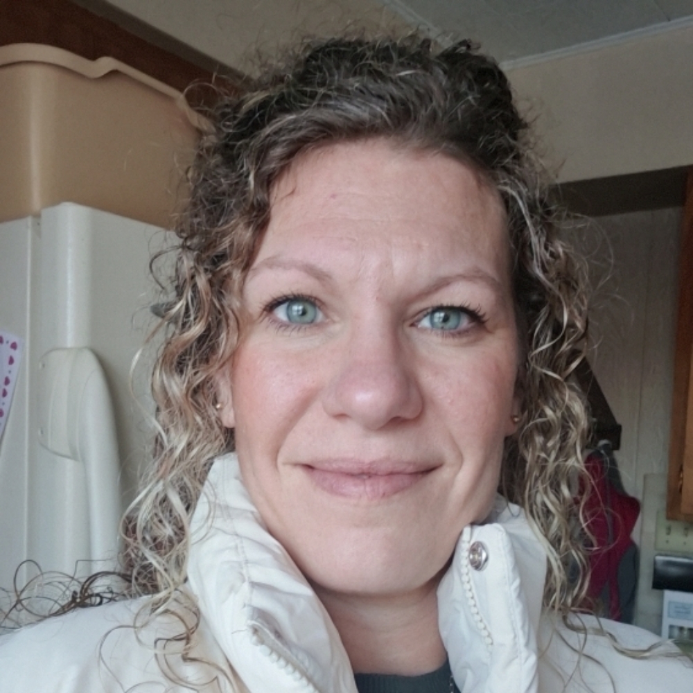 Shana Bakker at Rae Salon & Spa in Rock Rapids, IA