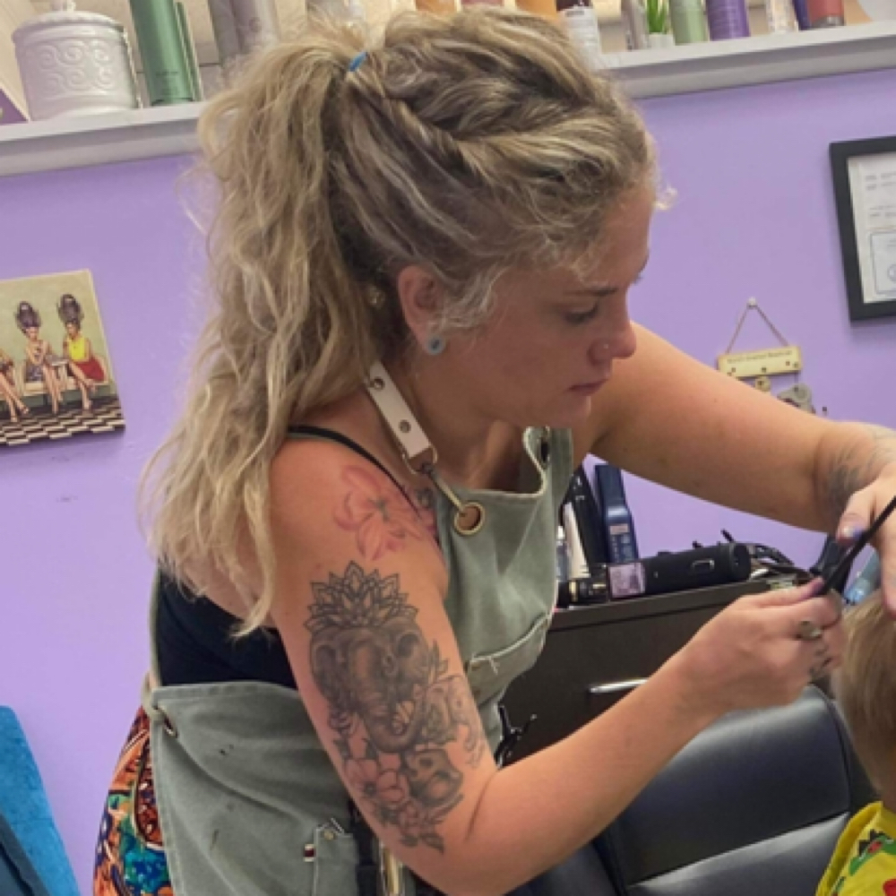 Alysia Angell at The Craft Salon de la Terre in Chesterfield, VA