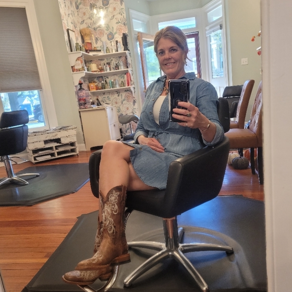 Beverly Saathoff at Shabby Chic Salon in Easton, MD