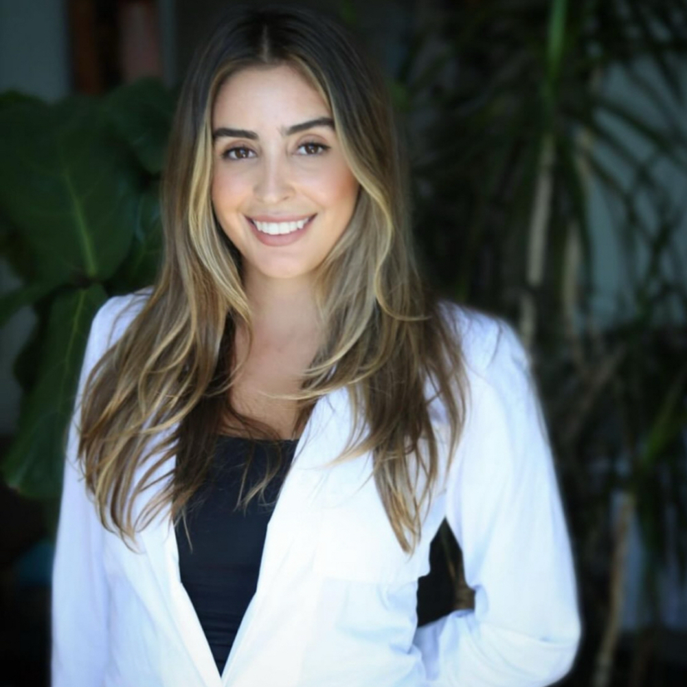 Dr. Elise Fernandez