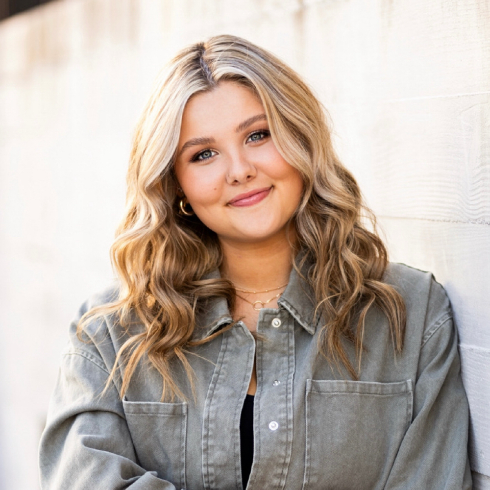 Liv Setser at Peace Love and Sugar in Clackamas, OR