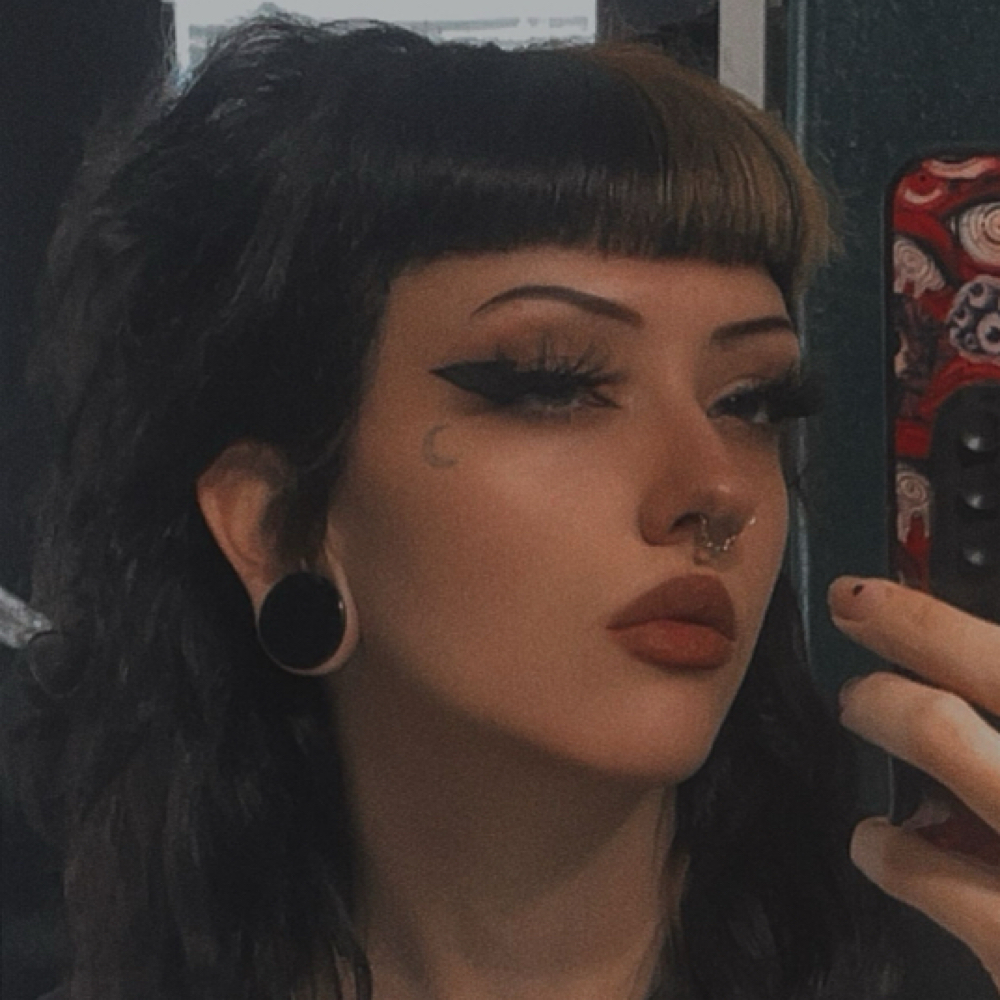 Erin Whatley at Glitter & Grunge Studio in Mont Belvieu, TX