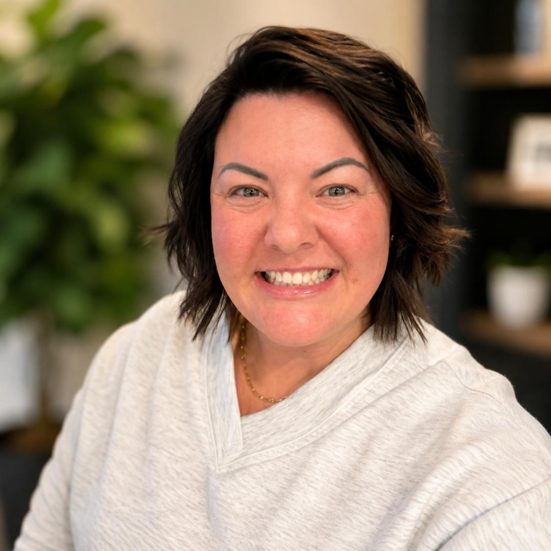 Linsey Thomas at BALANCE BEAUTY STUDIO LLC in Glenshaw, PA