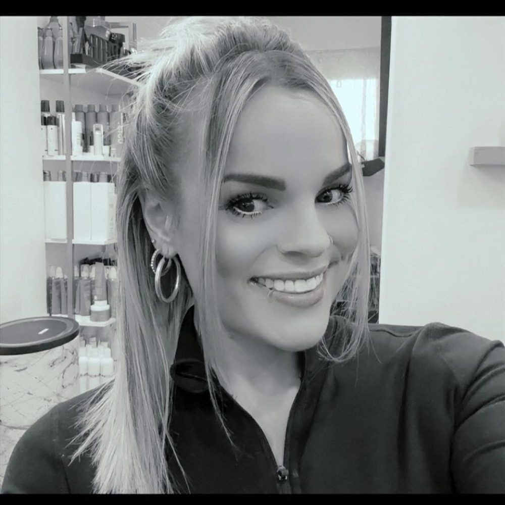 Jenna Link at The GLAM Factor Salon in Hermantown, MN