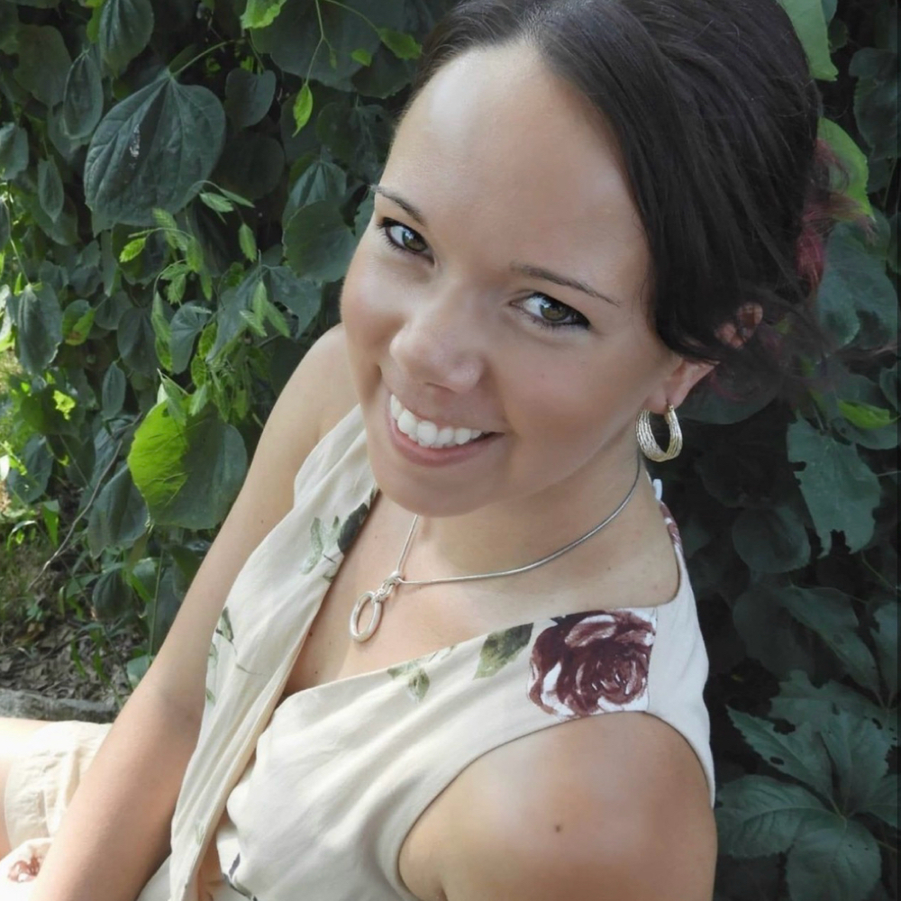 Devon Dreeson at Luxxanna in Lincoln, NE