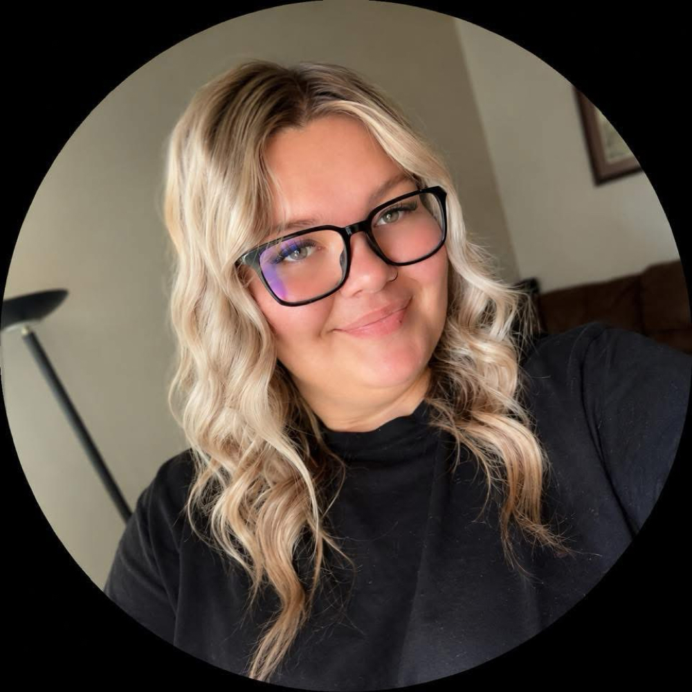 Dalanee Balint at BeLong Luxury Salon & Extension Co. in Troy, IL