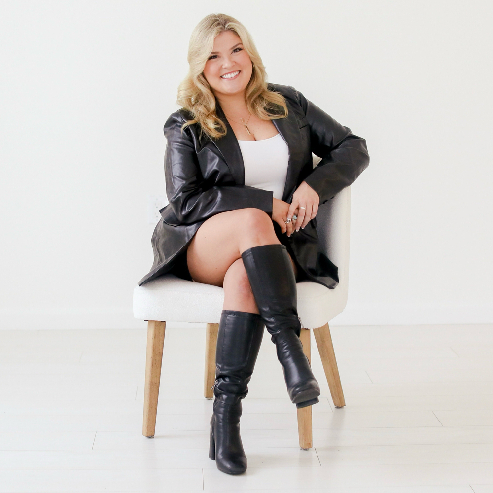 Cat Danna at Glitter & Glam Beauty Lounge in Clackamas, OR