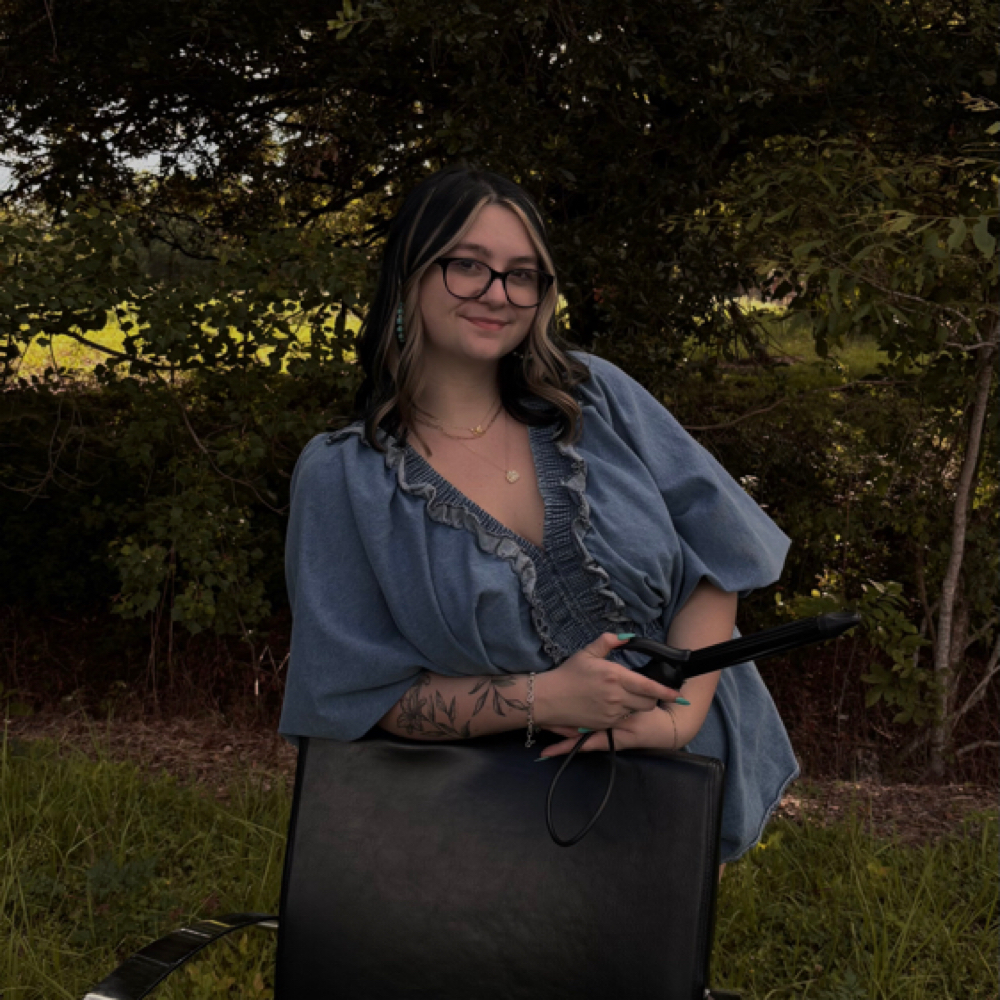 Jeana Rocha at Desert Rose Beauty Co in Friendswood, TX