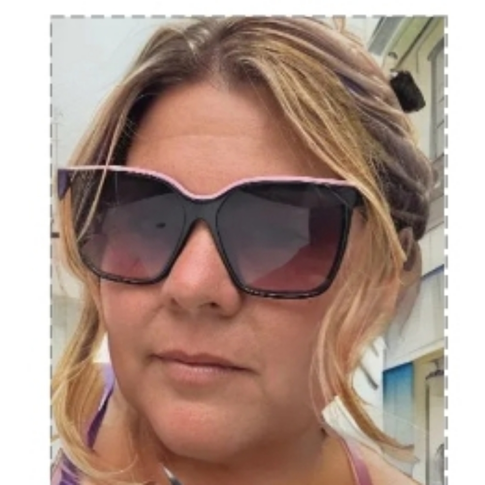 Colleen Carlton at TRESSES COLOR BAR SALON in Wellington, FL