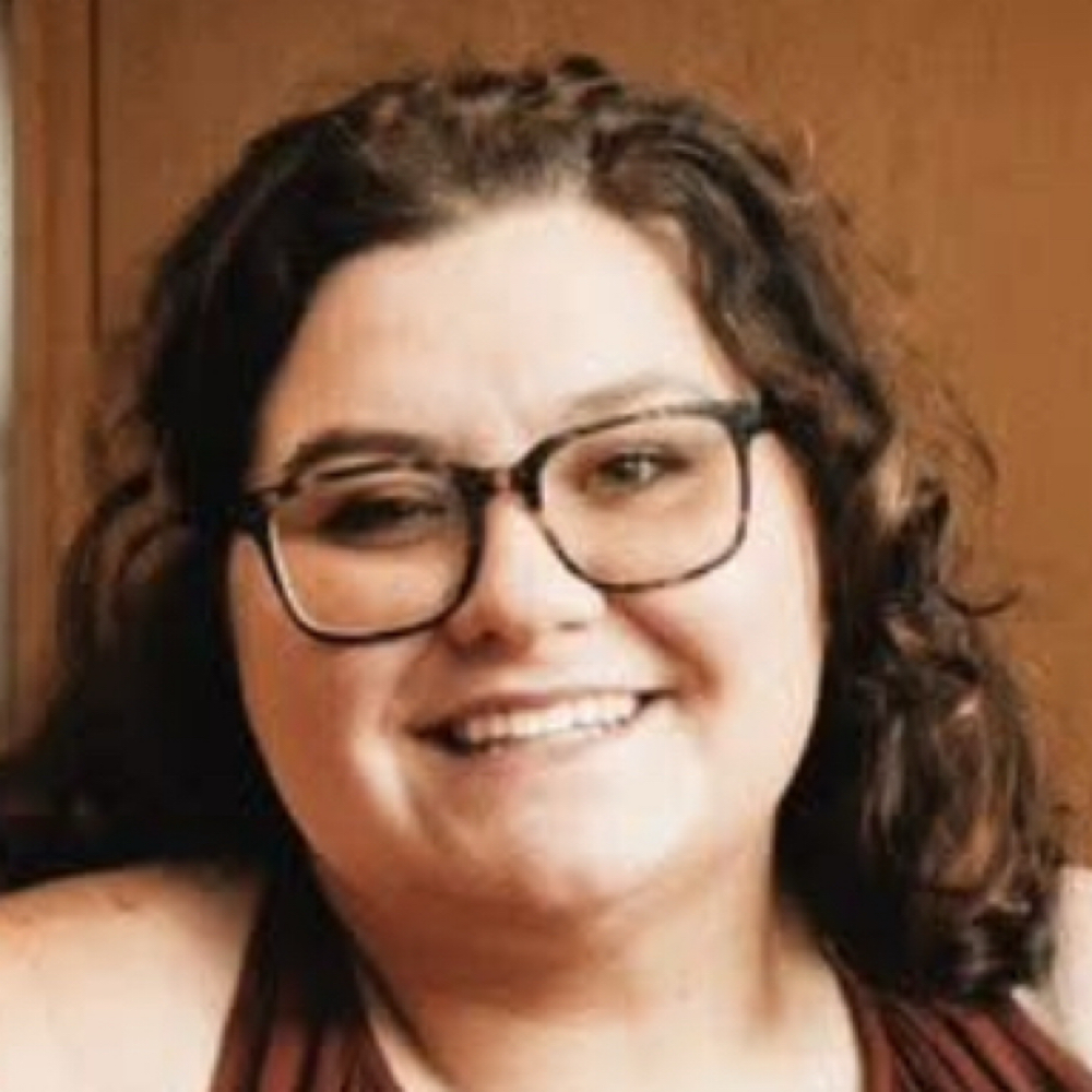 Hannah Cancino at Honey Bee Salon & Spa in Portland, TN