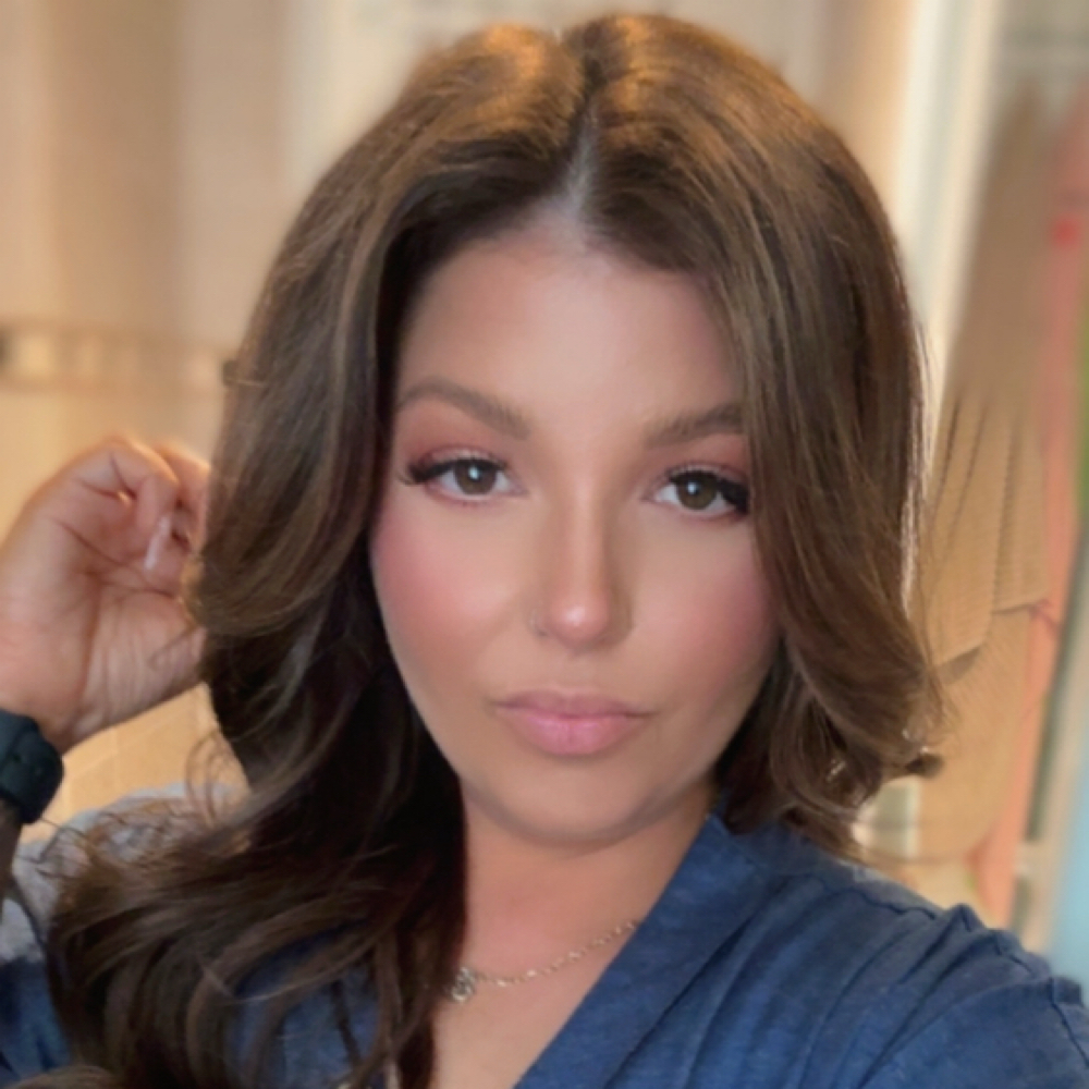 Brianna Dolinsky at Sunny Daze Salon Studio in Wall Township, NJ