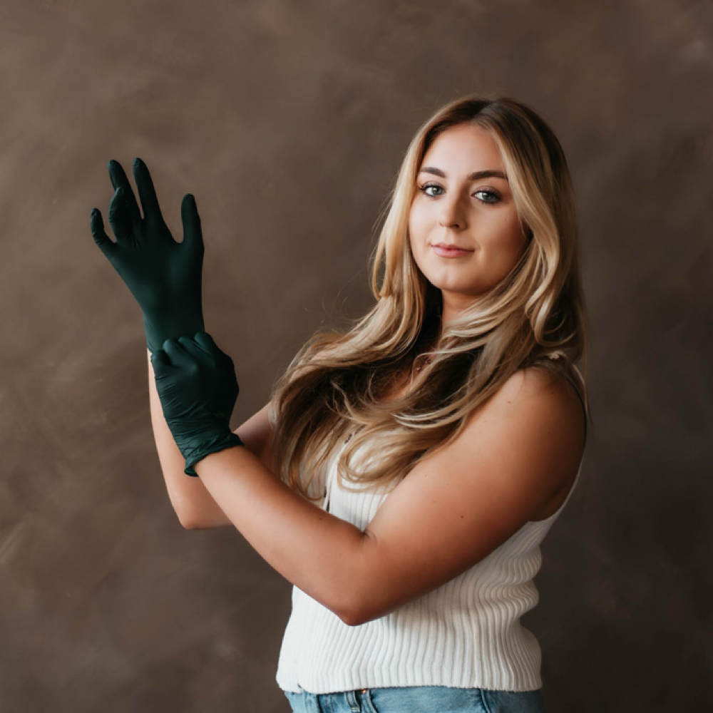 Lynsee Olbrey at Urban Mane Studio in El Dorado, KS