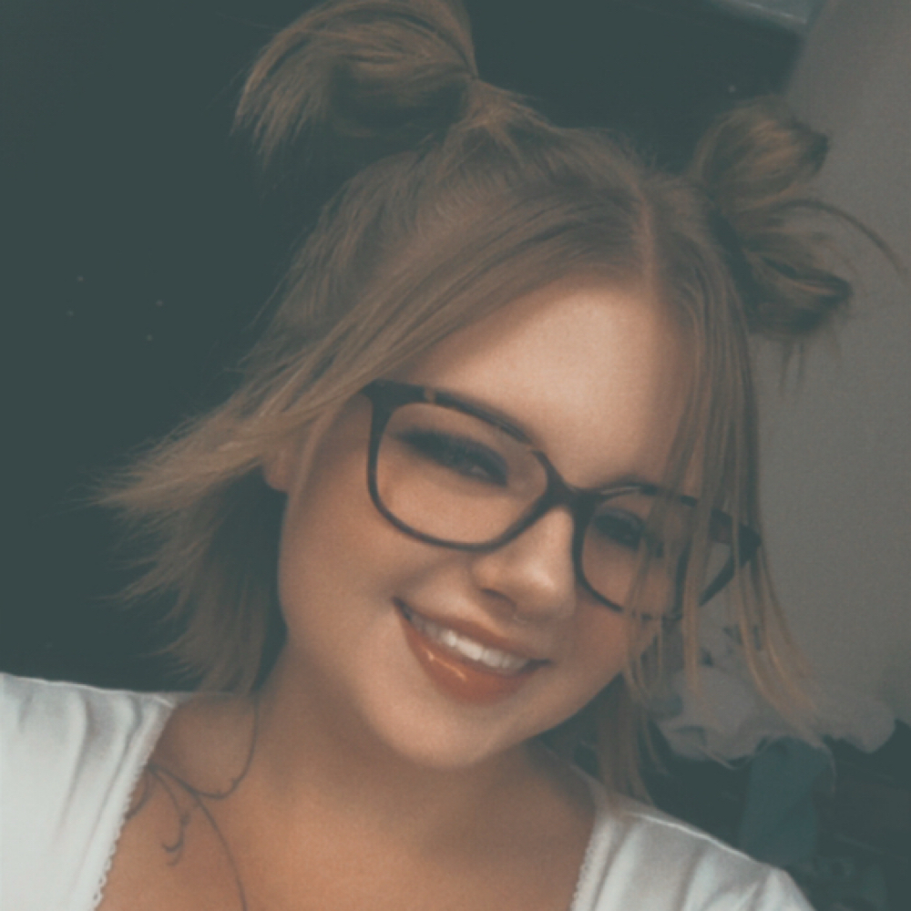 Destiny Pickens at Happy Hippie Hair in Fair Grove, MO