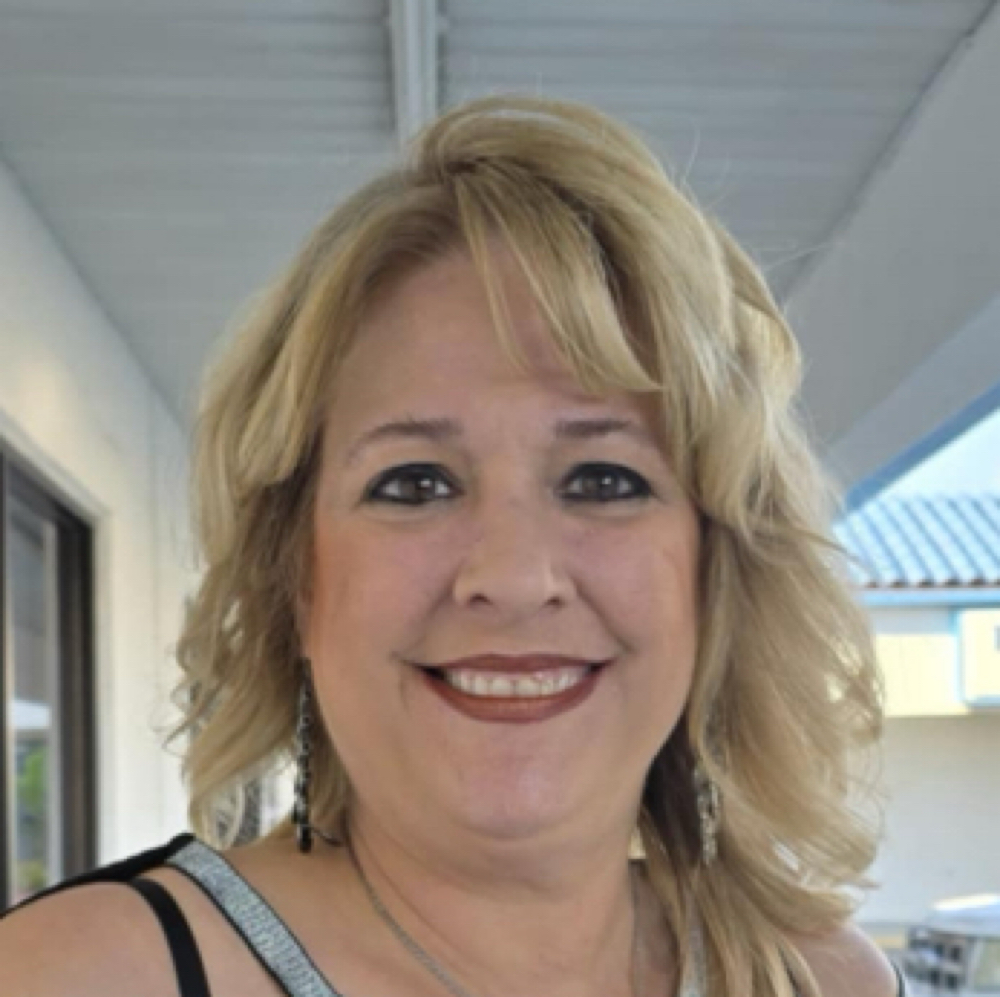 Kimberly Pelton at Innovative Edge Hair Design in Crystal River, FL
