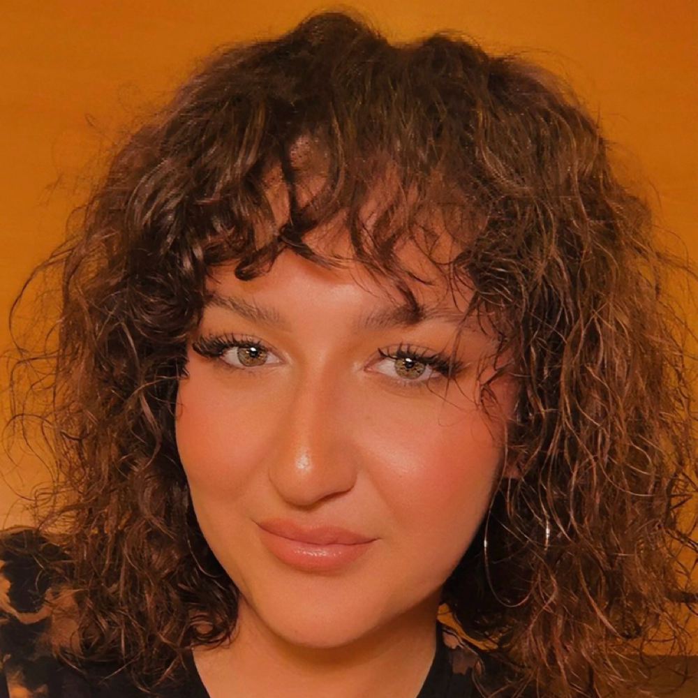 Makayla Deal at Meraki Hair Studio in Russellville, AR