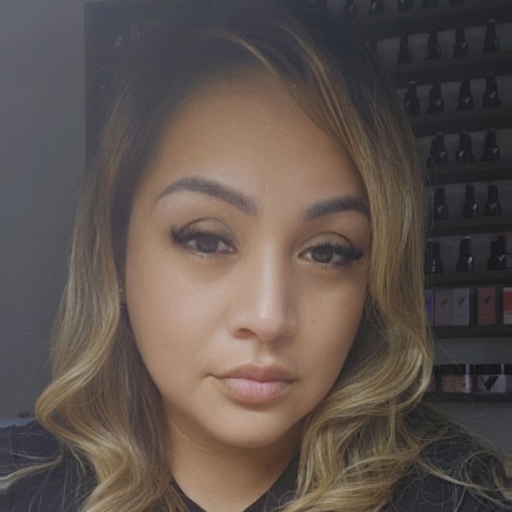 Diana Flores at Gloss Nails And Beauty Spa LLC in Yakima, WA