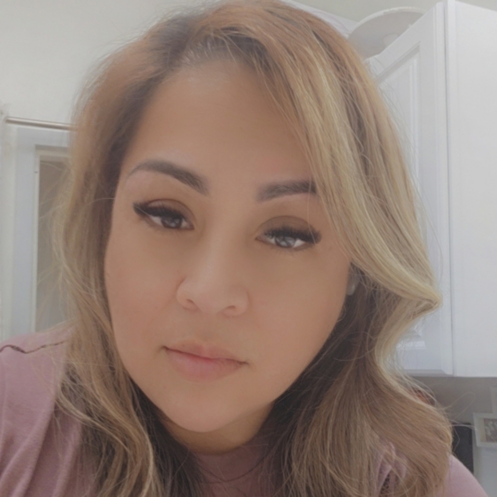 Diana Flores at Gloss Nails And Beauty Spa LLC in Yakima, WA