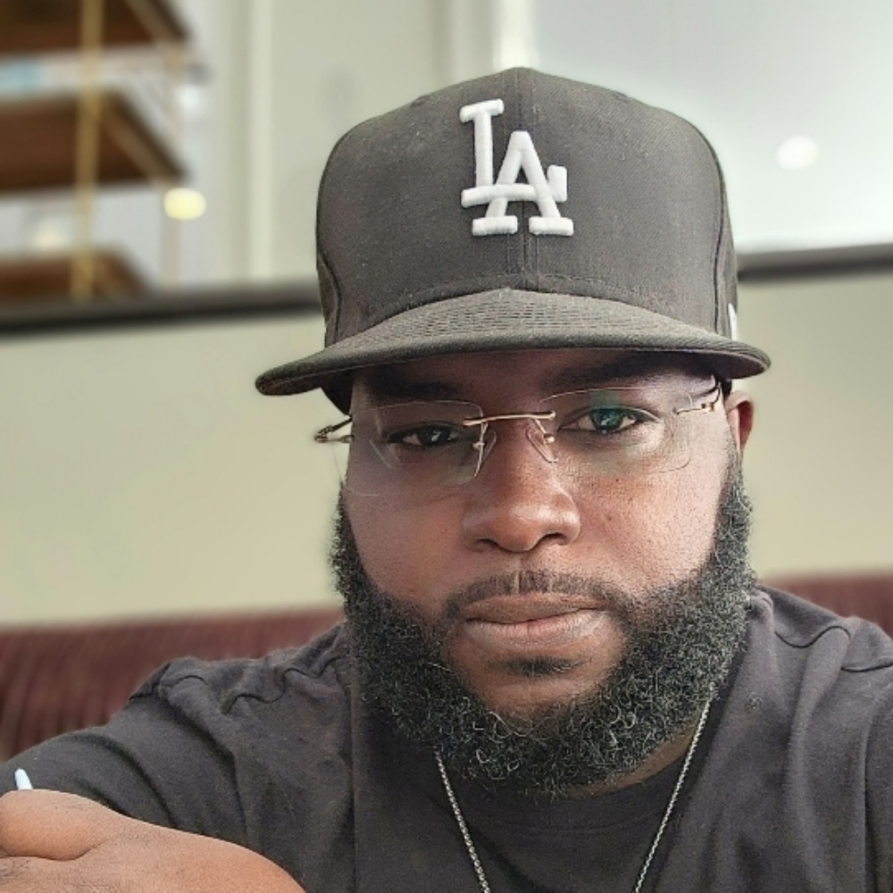 T Rob at Robinson's Premiere Cuts in Round Rock, TX