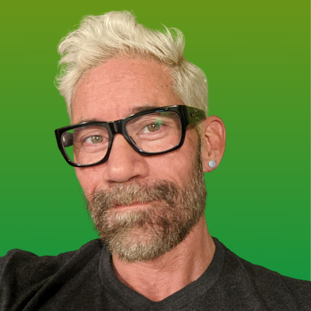 DJ - David Jones, Master Stylist at Bombshell Transformations in Portland, OR