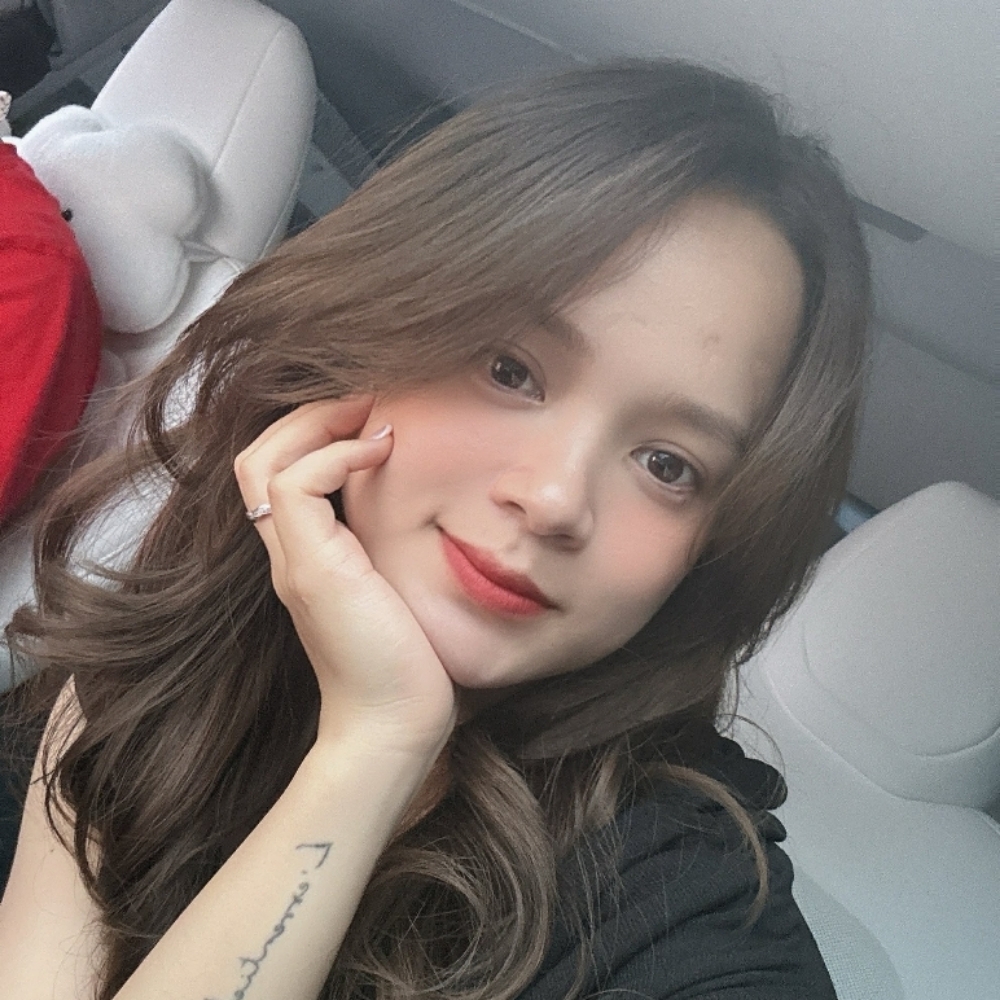 Petty Nguyen at LASHME Uyen Beauty Studio in San Diego, CA