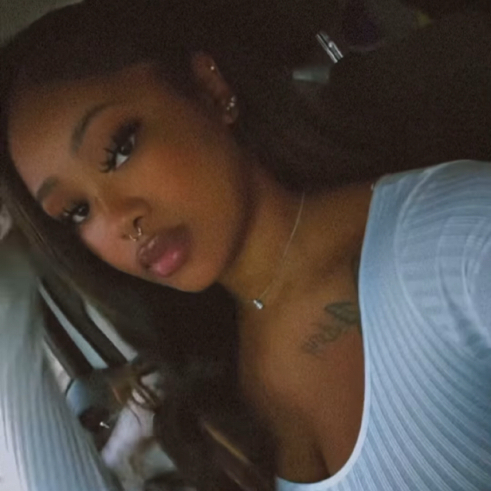 Devincia Baldon at Glow Braid Lounge in Pearland, TX