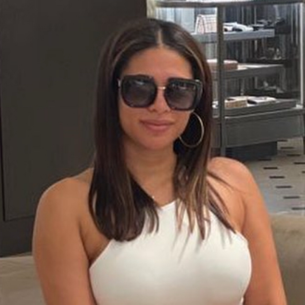 Lily A at SOLO BEAUTY SALON in Elizabeth, NJ