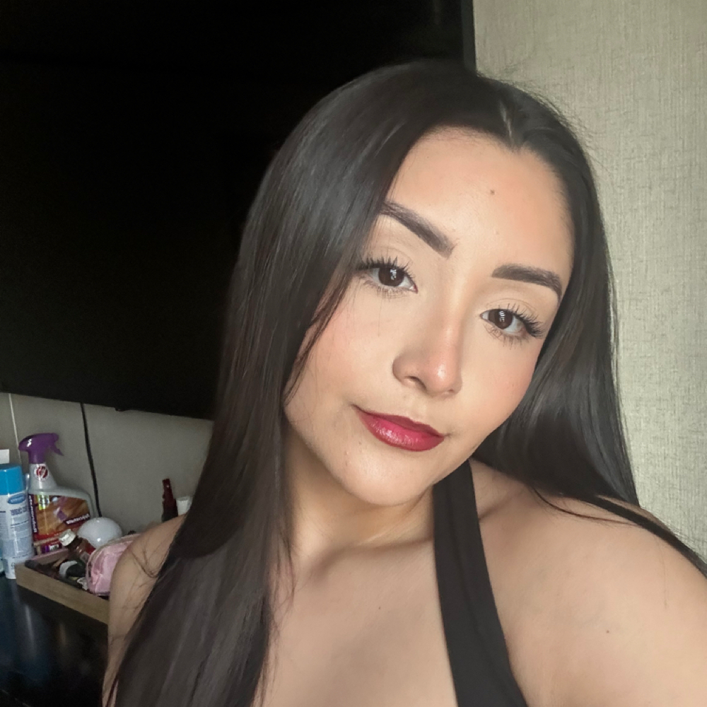 Itzel Hernandez at Maz Beauty Studio in El paso, TX