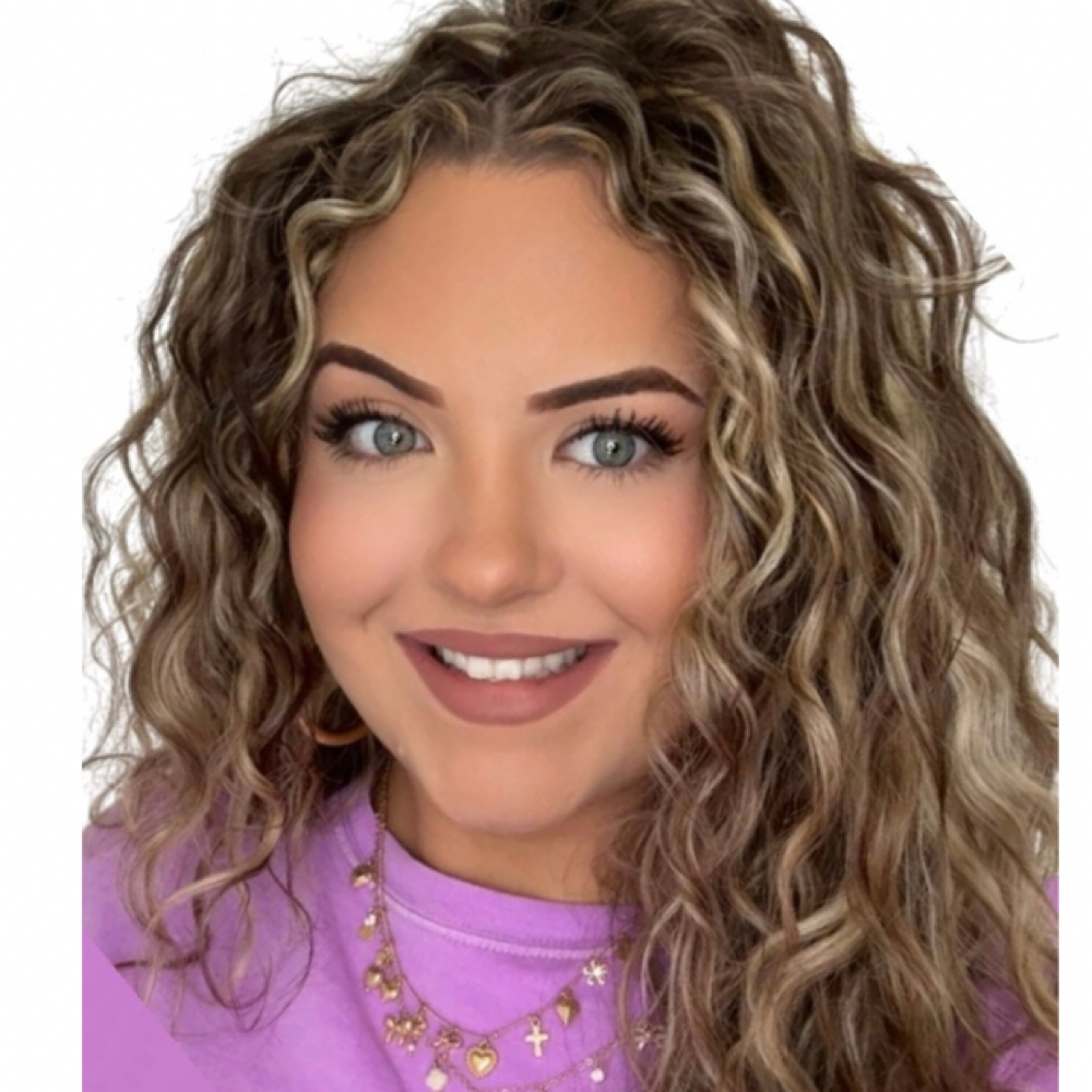 Victoria Telford at Main St. Barber & Beauty Lounge in Weatherford, TX