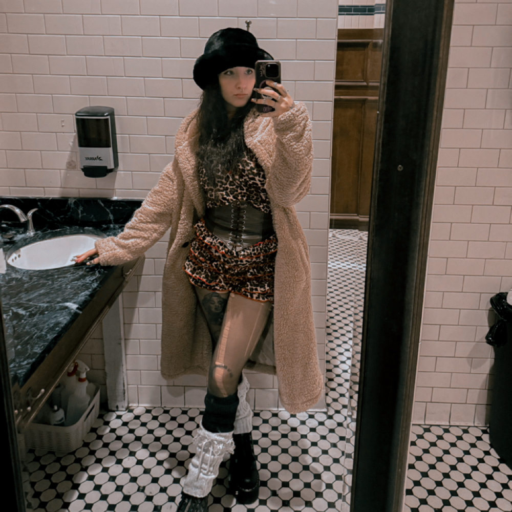 Skye Angel at HIGH MAINTENANCE HABITS SALON + LOUNGE in Aurora, IN