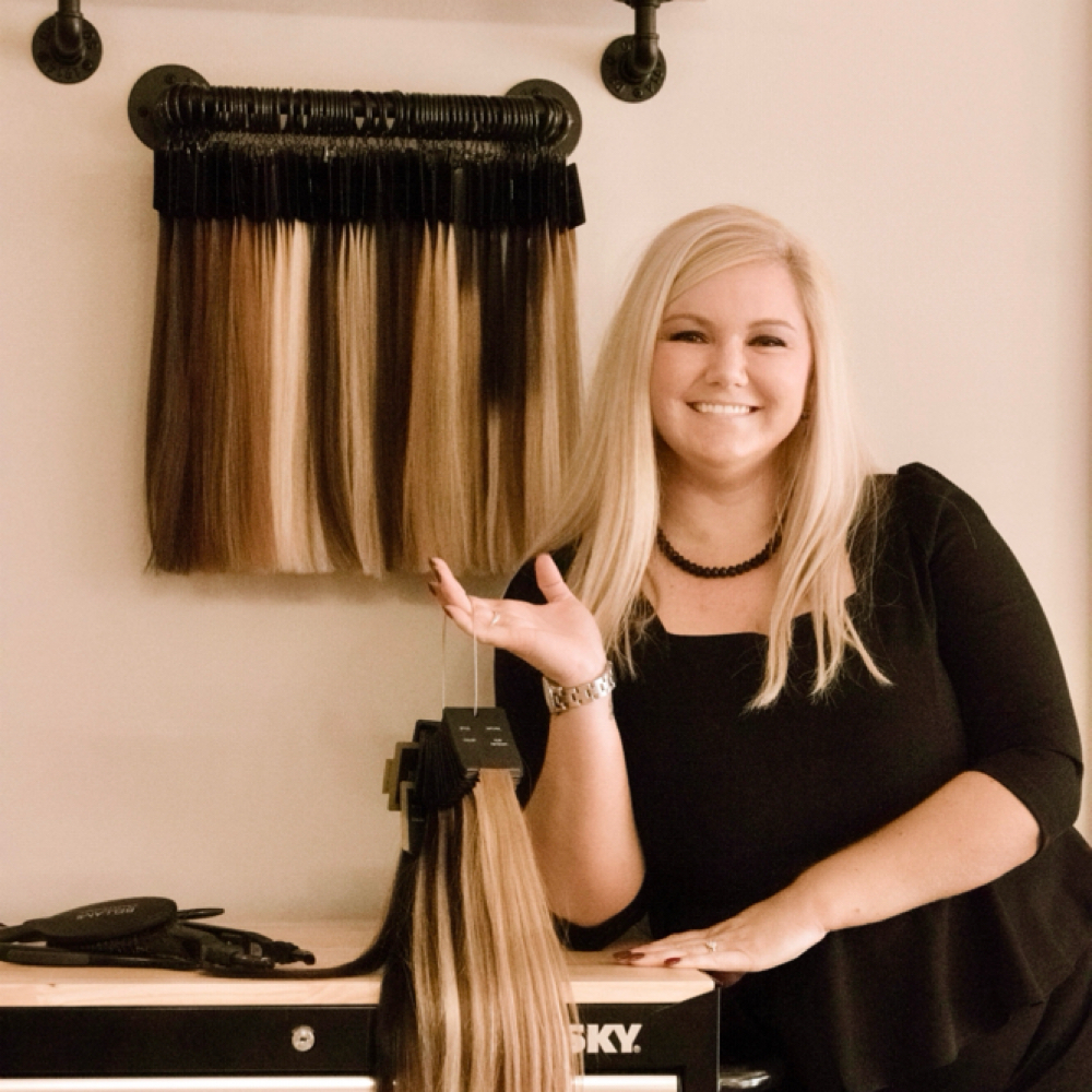 Taryn Muraro at Roots Hair Studio I LLC in Morris, IL
